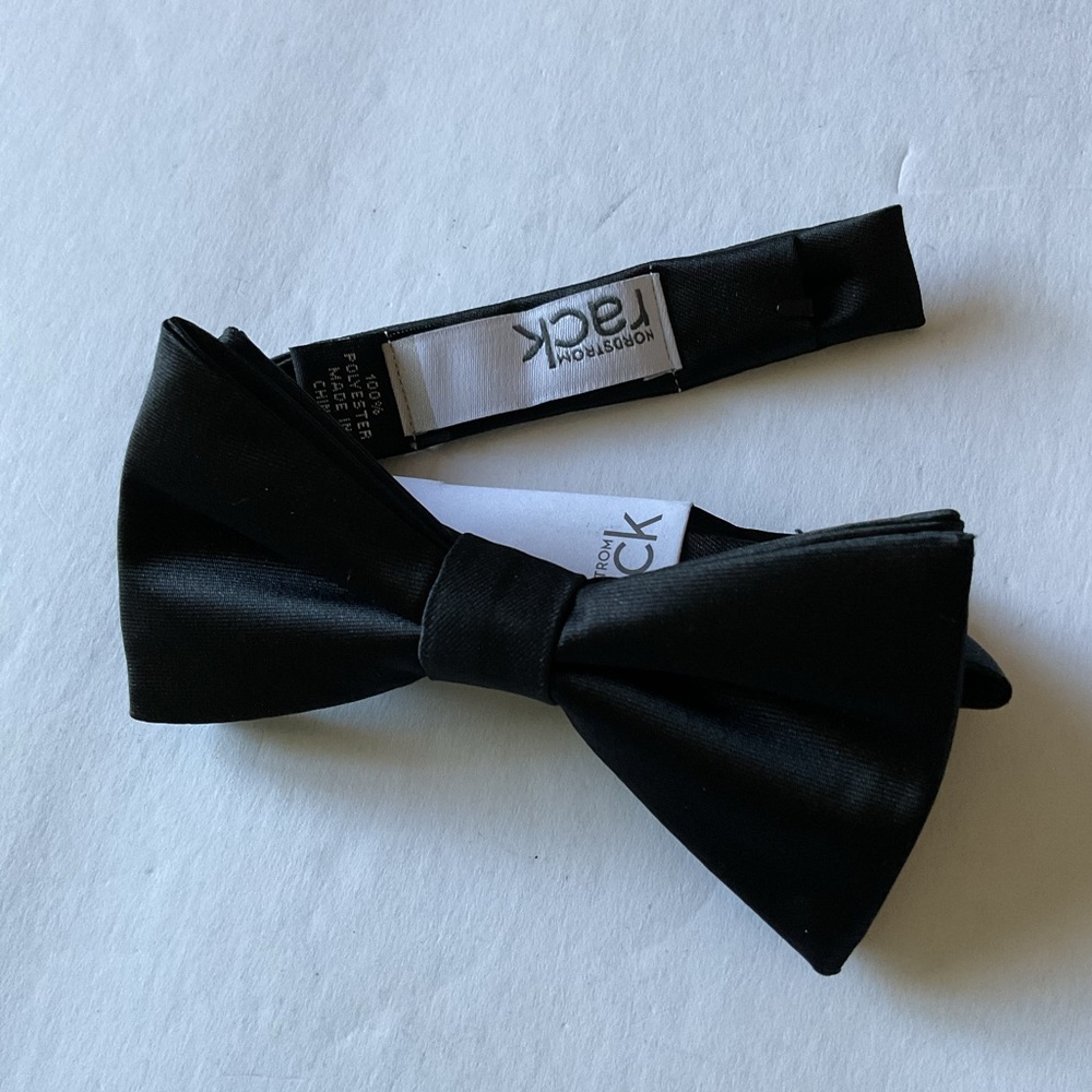 NORDSTROM RACK MENS PRE-TIED BOW TIE POLYESTER BLACK OS ADJUSTABLE NWT